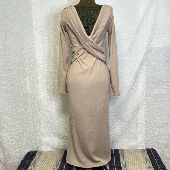 ASTR CREAM/TAN CRISS CROSS MIDI DRESS LARGE - Picture 1 of 16